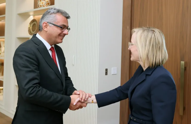 Κυπριακό και ΜΟΕ συζήτησε με την Ντέιβις ανέφερε ο Έρχιουρμαν