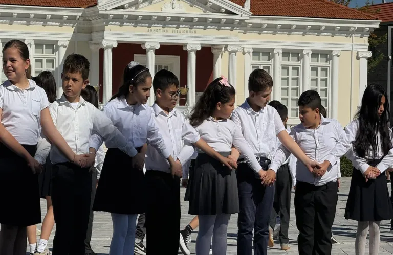 Όταν τα παιδιά χορεύουν, η παράδοση μένει ζωντανή στην Πάφο