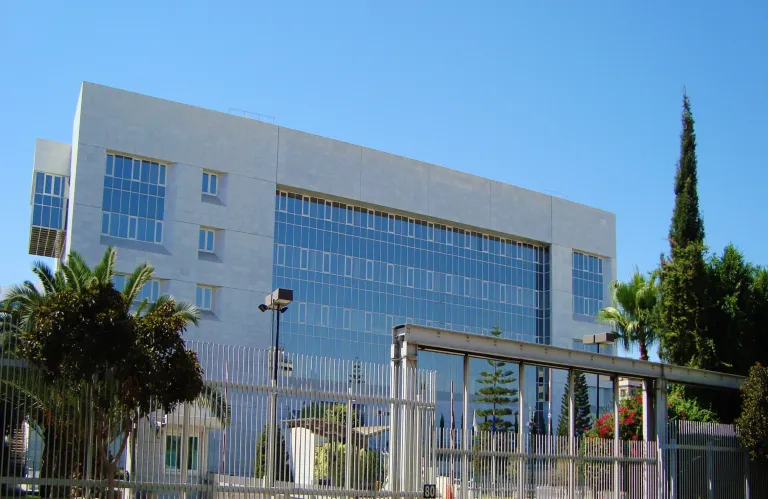 Στο χαμηλότερο επίπεδο της Ευρωζώνης τα επιτόκια καταθέσεων στην Κύπρο