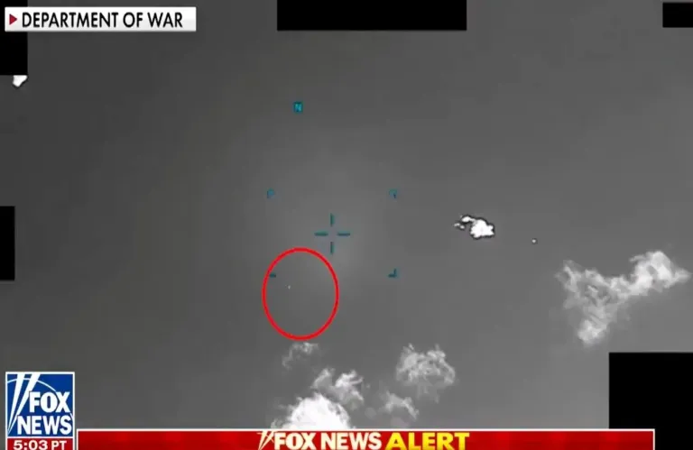 UFO και στην Ελλάδα είδαν Αμερικανοί πιλότοι - Δεκάδες αρχεία στη δημοσιότητα από το αμερικανικό Πεντάγωνο, βίντεο και φωτογραφίες