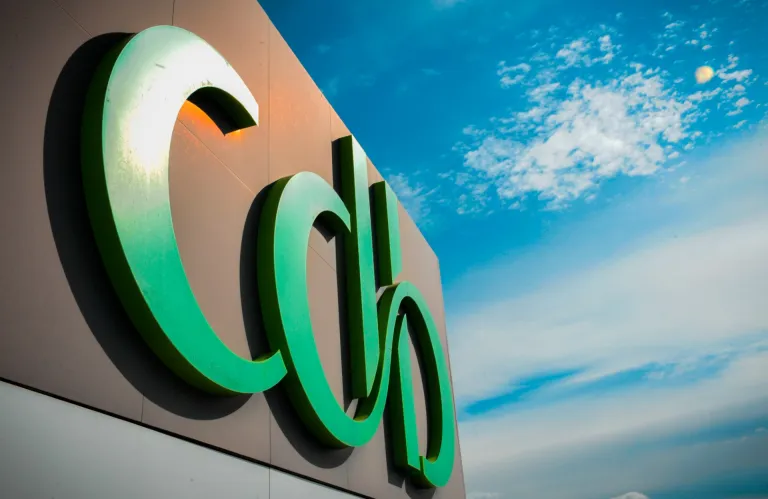 Στο €0,6 εκατ. μειώθηκαν τα κέρδη cdbbank το 2025