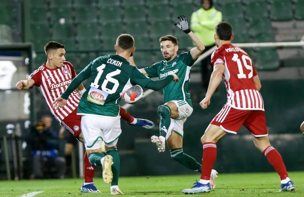 Σέντρα στα πλέι οφ της Superleague με τα βλέμματα στο ντέρμπι «αιωνίων»