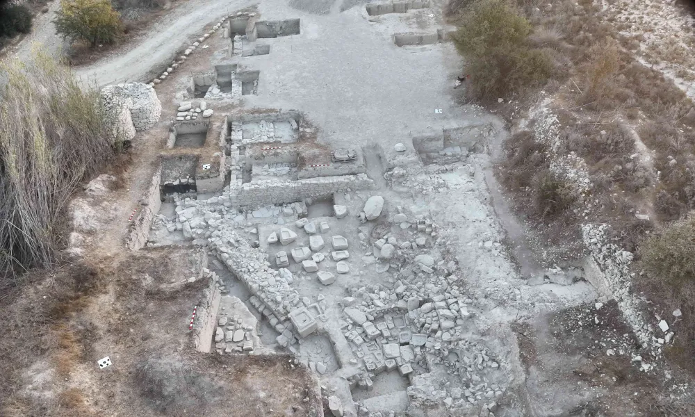 Νέα ευρήματα στο ιερό του Απόλλωνα στη θέση Φράγγισσα