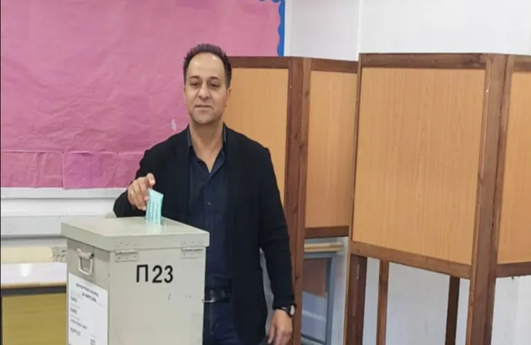 Ο Δημαρχεύων του Δ. Πάφου Άγγελος Ονησιφόρου άσκησε το εκλογικό του δικαίωμα