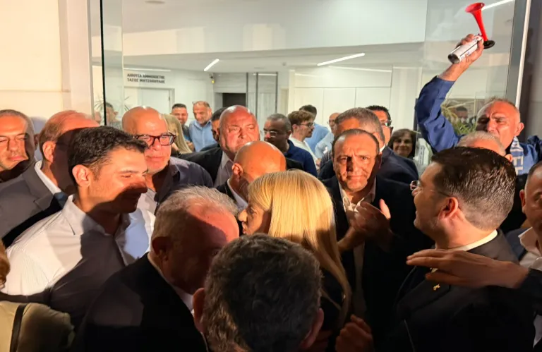 ΔΗΣΥ: Τα χαμόγελα του Αβέρωφ και η συγκίνηση της Αννίτας