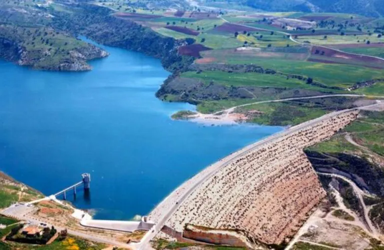 Υδατικό: Μήλον της Έριδος τα επιπλέον 11,7 ΕΚΜ νερού - Τα διεκδικούν ομάδες παραγωγών και Τμήμα Υδάτων