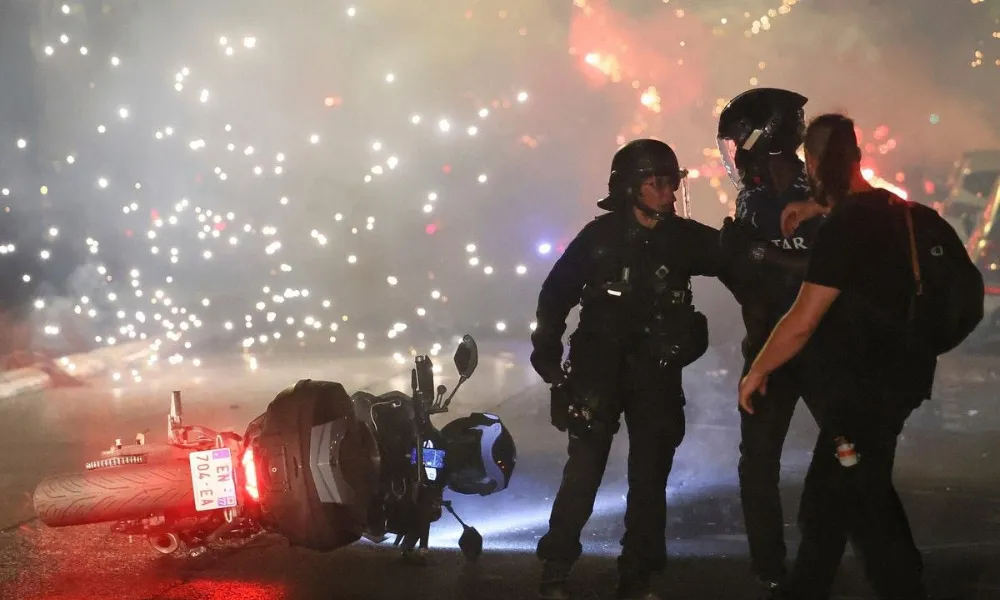 Τραγικές εξελίξεις στο Παρίσι: Νεκρός ένας νεαρός άνδρας στα επεισόδια μετά την κατάκτηση του Champions League