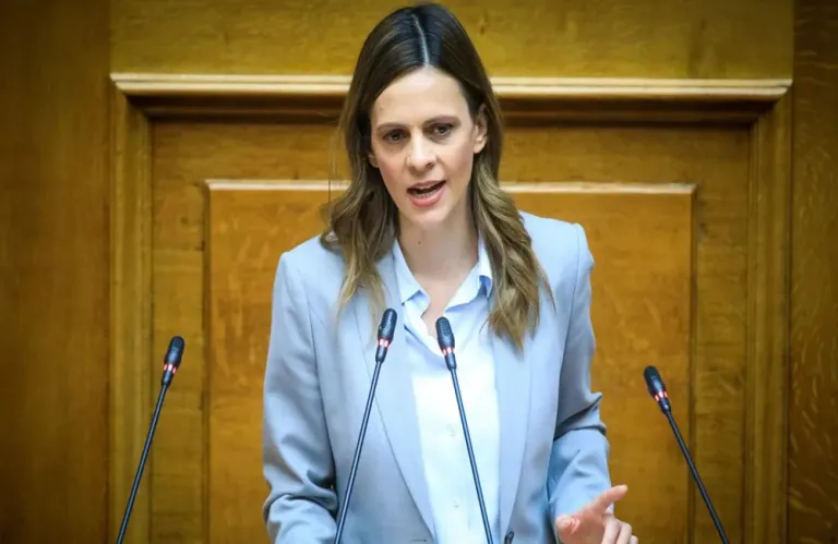 Νέα Αριστερά: Παραιτήθηκε και από βουλευτής η Έφη Αχτσιόγλου - Τι αναφέρει στην επιστολή της