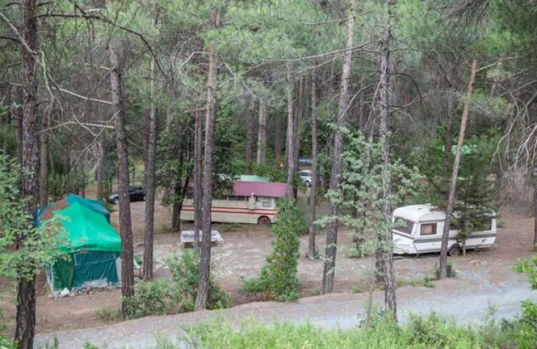 Κλείνει ο Κατασκηνωτικός Χώρος Πλατανιών: Λουκέτο στις πύλες για αναβάθμιση - Τι πρέπει να κάνουν οι ιδιοκτήτες τροχόσπιτων