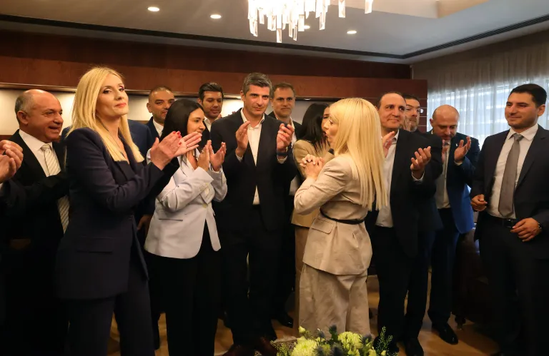Κυρίαρχη η Αννίτα - Επανεξελέγη για δεύτερη θητεία στο πηδάλιο της Βουλής