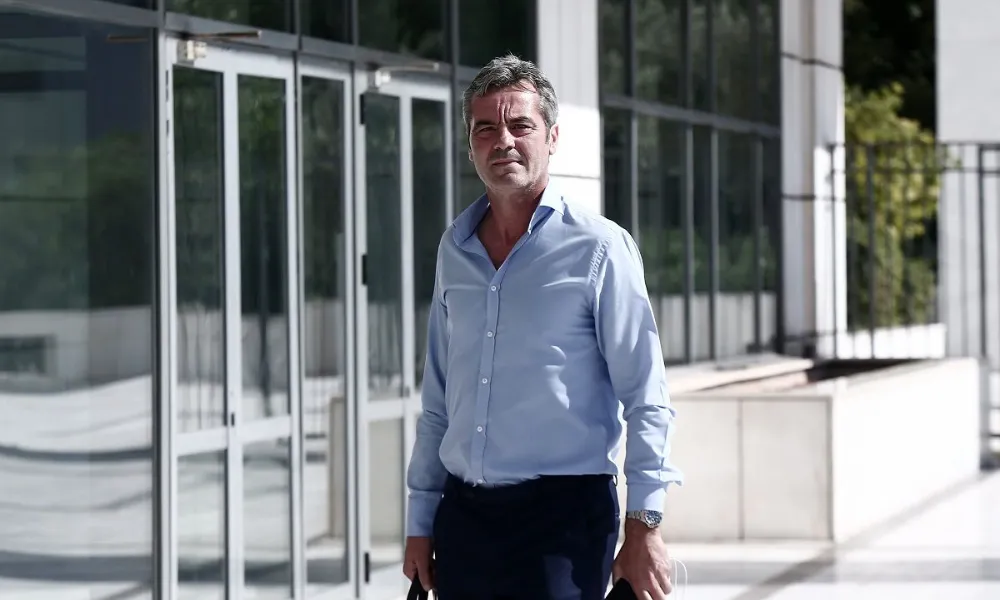 Πως ο Βρύζας από τον ΠΑΟΚ, πήγε στον ΑΠΟΕΛ - «Θα έχει τον μεταγραφικό έλεγχο…»