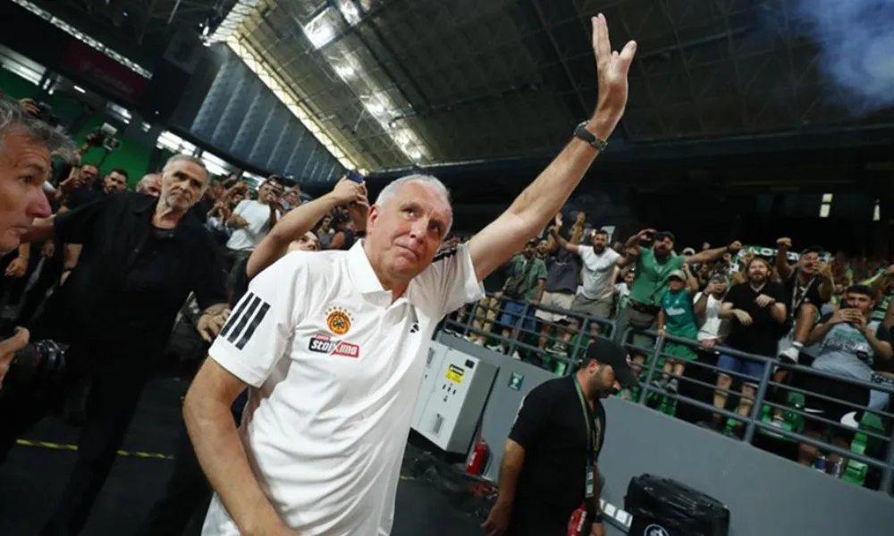 ΦΩΤΟ: «Έπεσε» το Telekom Center για τον Ζοτς: Aποθέωση από τον κόσμο του Παναθηναϊκού για Ομπράντοβιτς