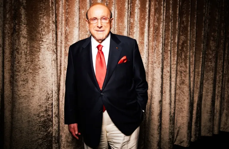 Πέθανε ο θρύλος της μουσικής βιομηχανίας Clive Davis – Ο άνθρωπος πίσω από τις καριέρες αστέρων όπως οι Janis Joplin, Whitney Houston, Carlos Santana