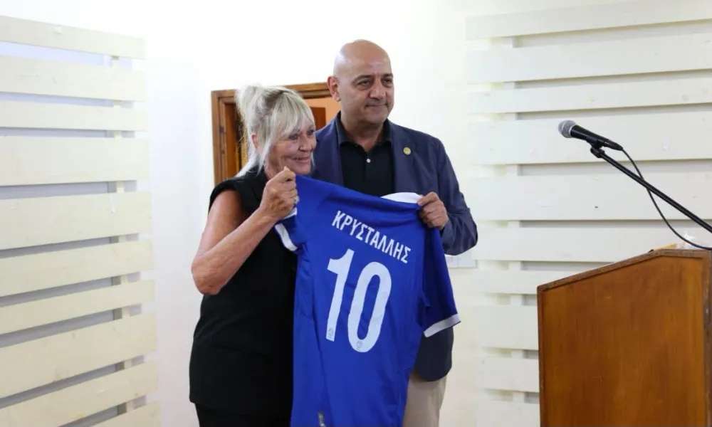 Ο Χάρης Λοϊζίδης στην εκδήλωση μνήμης του Πανίκου Κρυστάλλη