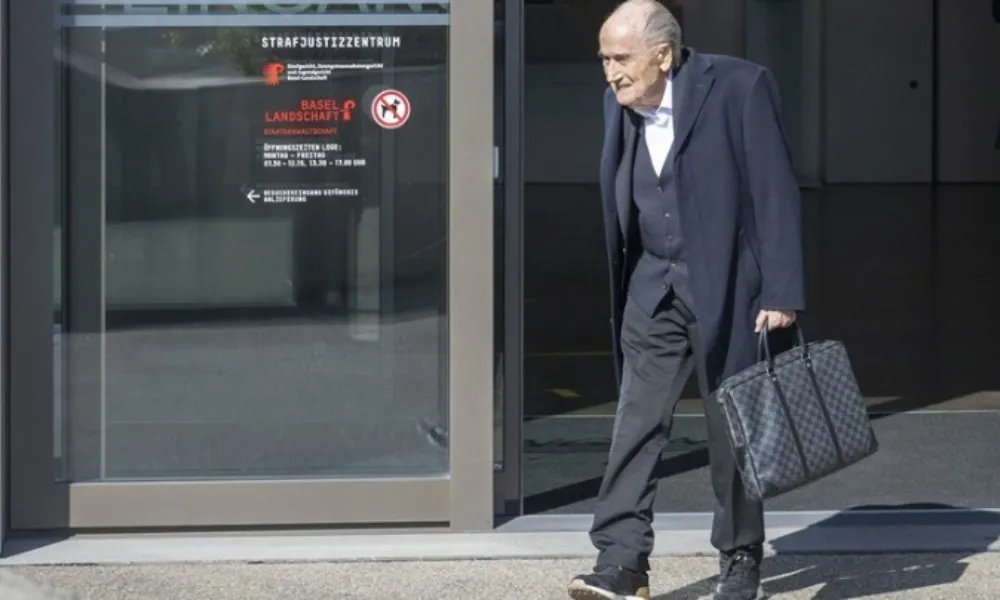 Μπλάτερ: «Quo vadis FIFA; Οι κόκκινες κάρτες δεν ανατρέπονται με πολιτικά τηλεφωνήματα»