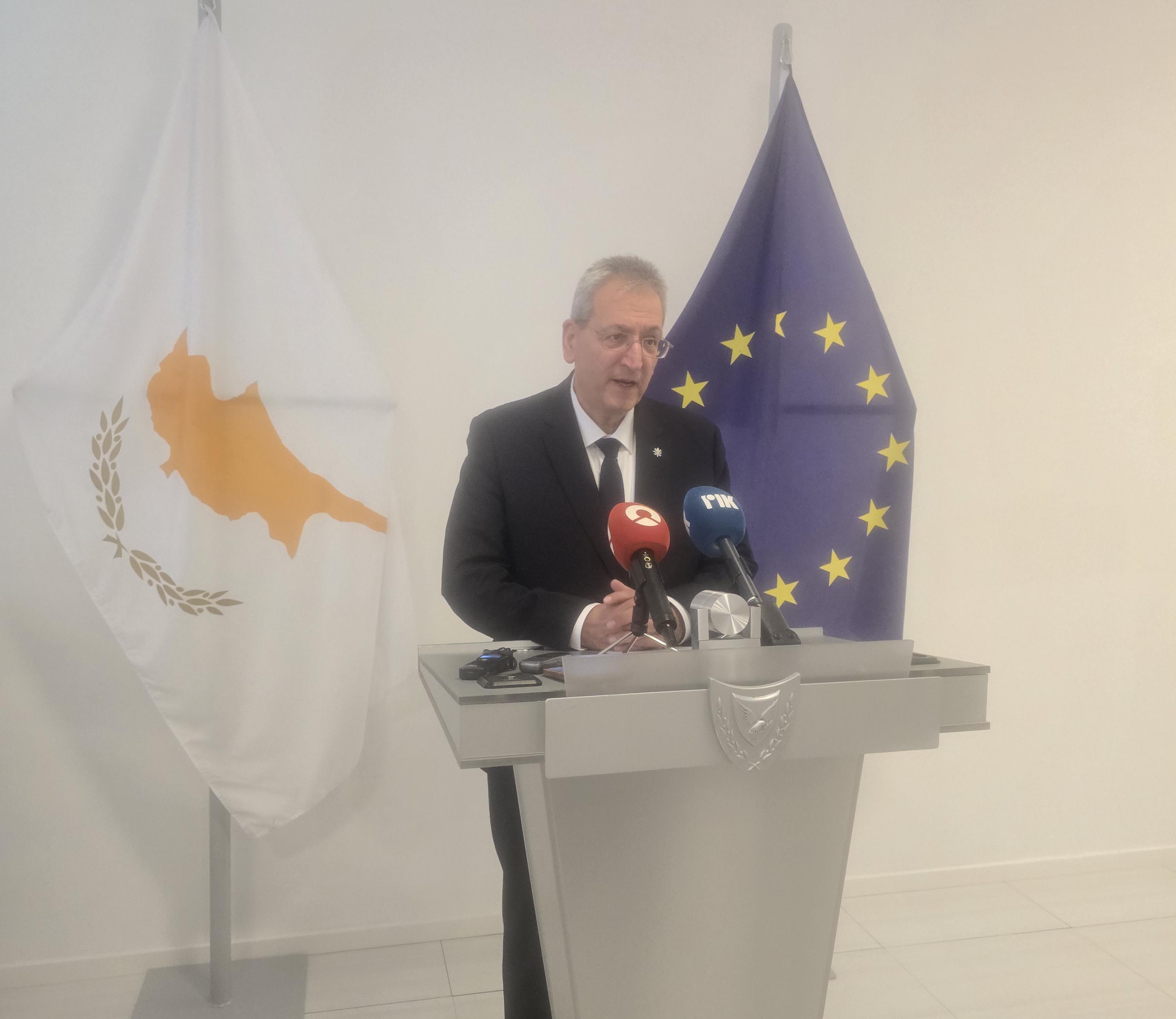 Αύξηση χαμηλών συντάξεων και μείωση αποκοπής 12% συζήτησε με Μουσιούττα η Βουλή Γερόντων