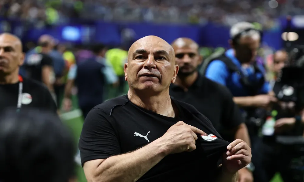 Πυρ και μανία ο Χοσάμ Χασάν: «Ίσως οι διαιτητές ήθελαν να συνεχίσει ο Μέσι»