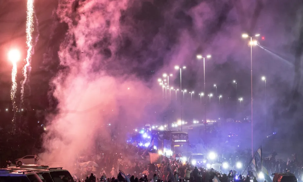 (ΦΩΤΟΣ/ΒΙΝΤΕΟ) Θύμιζε... κατάκτηση τίτλου: Υποδοχή ηρώων στο Μπουένος Άιρες για την εθνική Αργεντινής