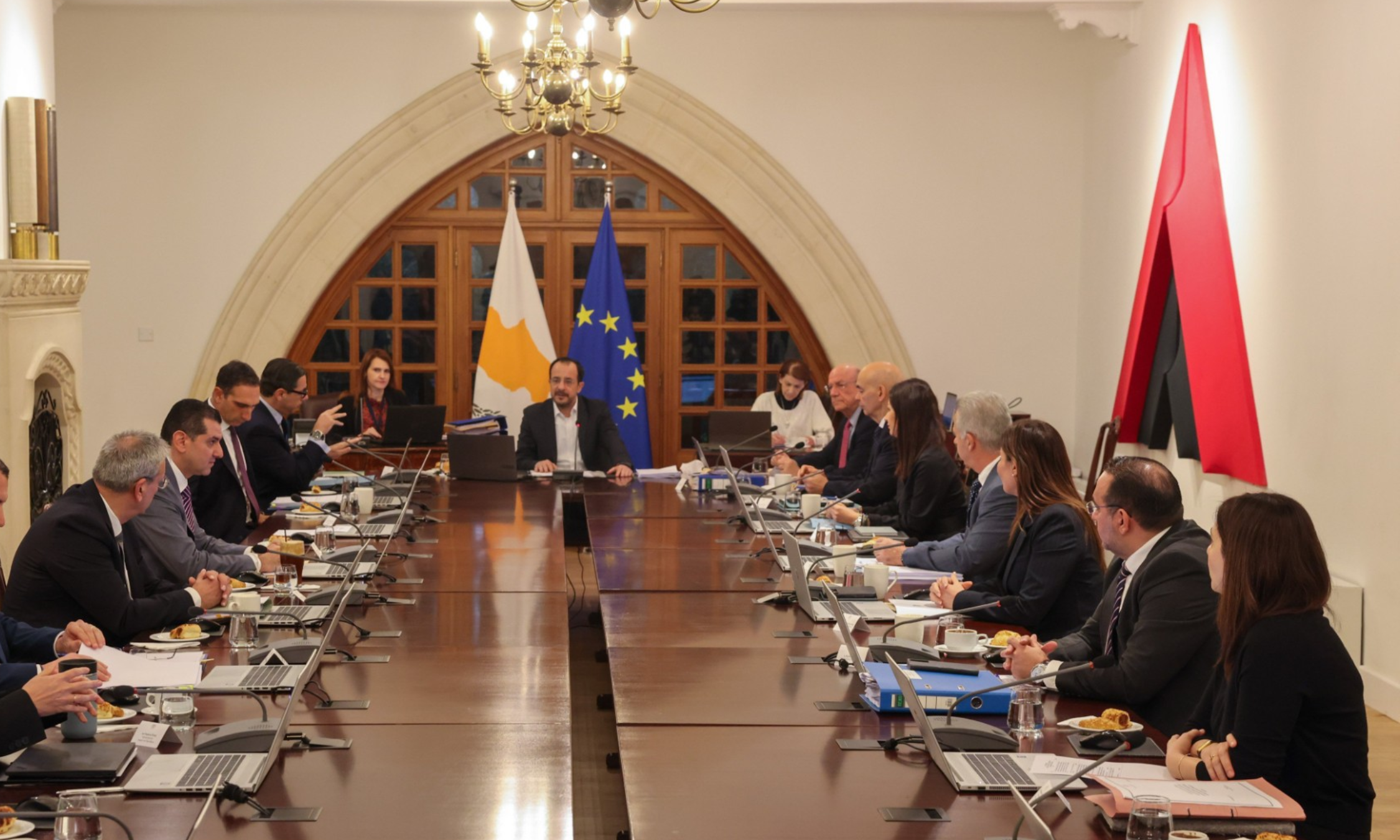 Ανασχηματισμός εν είδει προεκλογικής εκστρατείας - Οι επιλογές Χριστοδουλίδη και οι νέες πολιτικές ισορροπίες