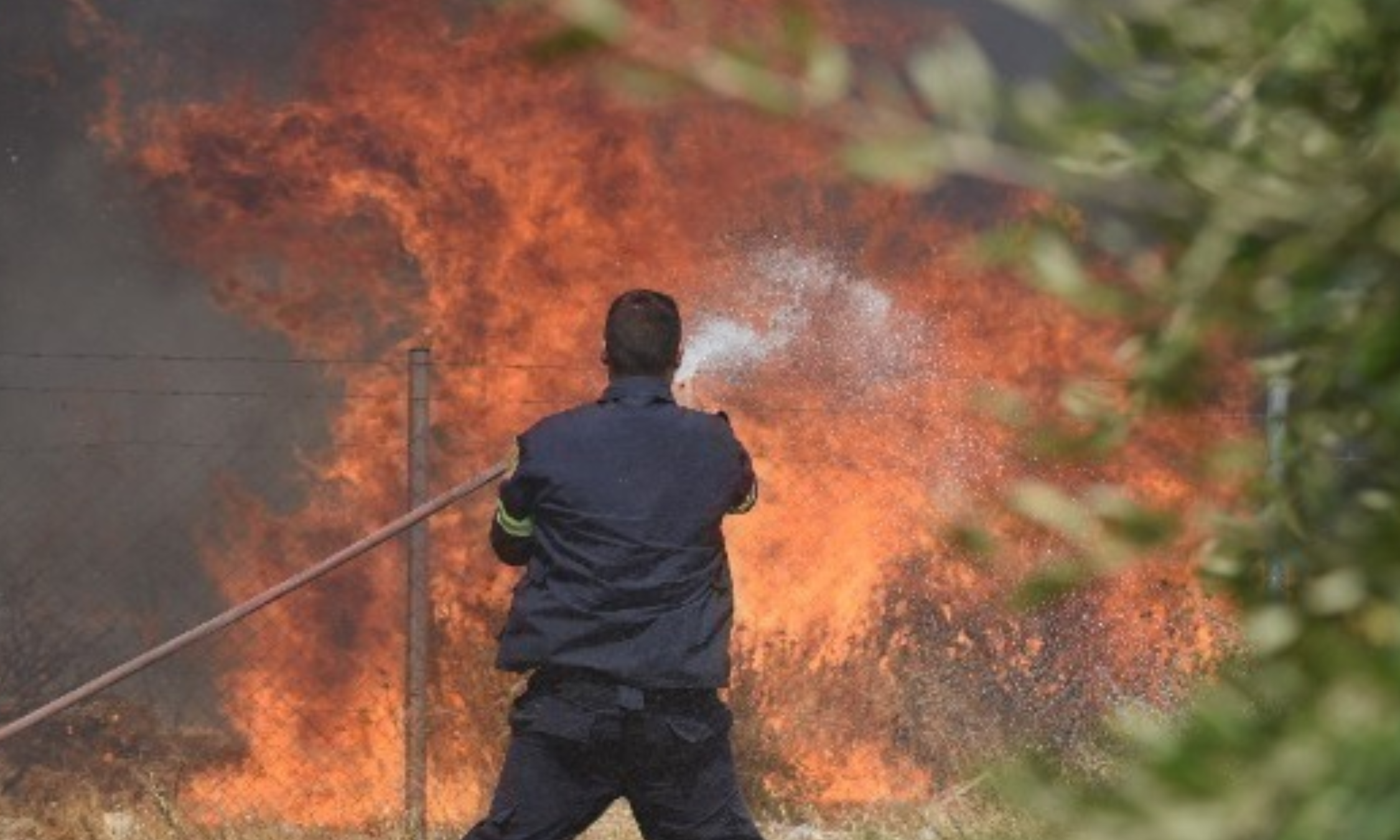 Υποψίες για επίδοξους εμπρηστές μετά τις απανωτές πυρκαγιές - «Κόκκινος Συναγερμός» την Κυριακή