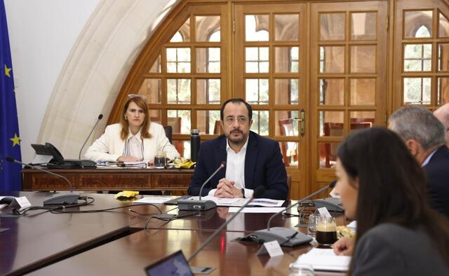 Ερασιτεχνισμός και αναποφασιστικότητα: Ονόματα διαρρέουν, λίστες διακινούνται αλλά ανασχηματισμός ακόμη γιοκ