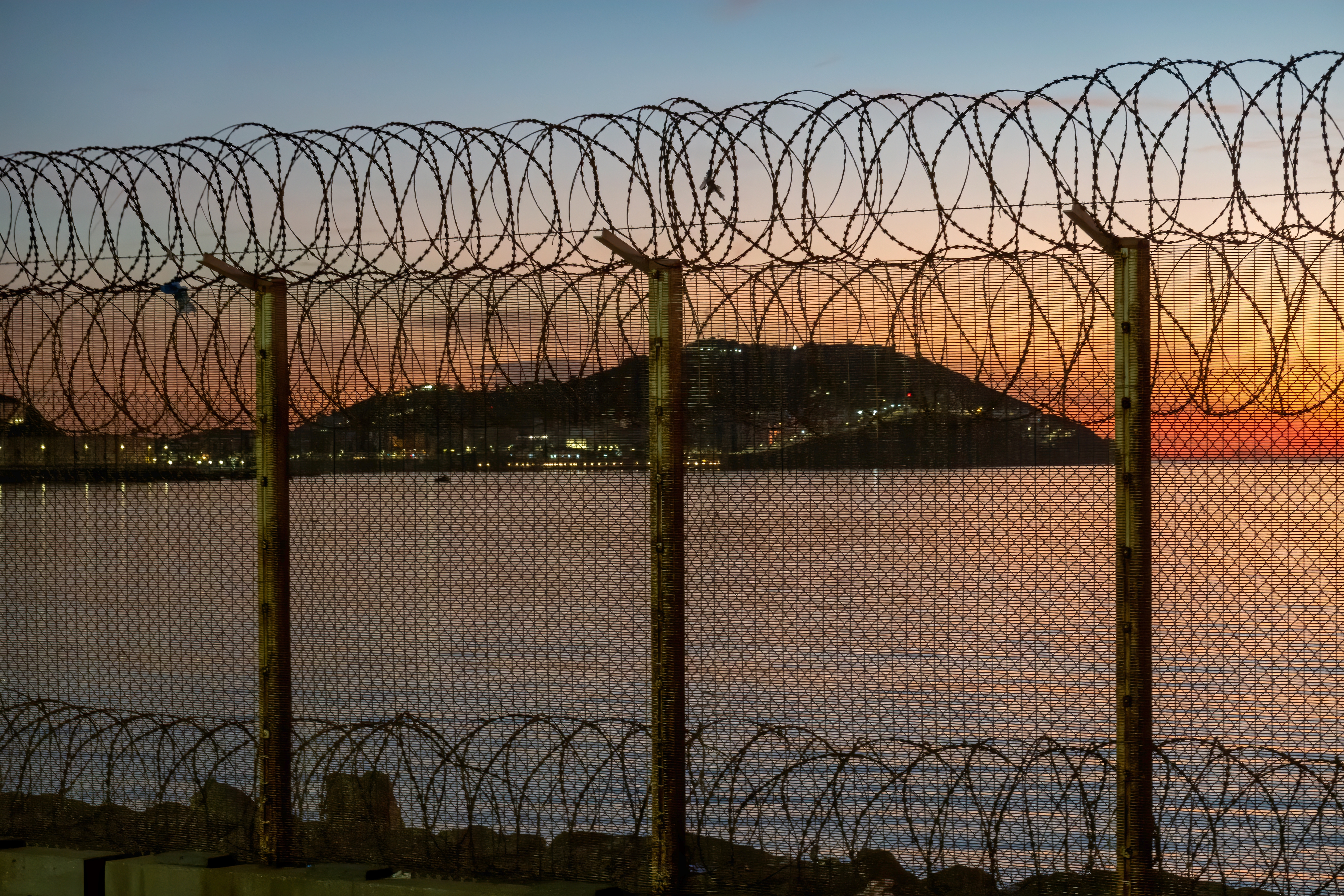 Στους 75 οι νεκροί στην κρίση της Θέουτας - 72.000 μετανάστες εισήλθαν παράνομα, οι 70.000 έχουν ήδη επιστρέψει στο Μαρόκο