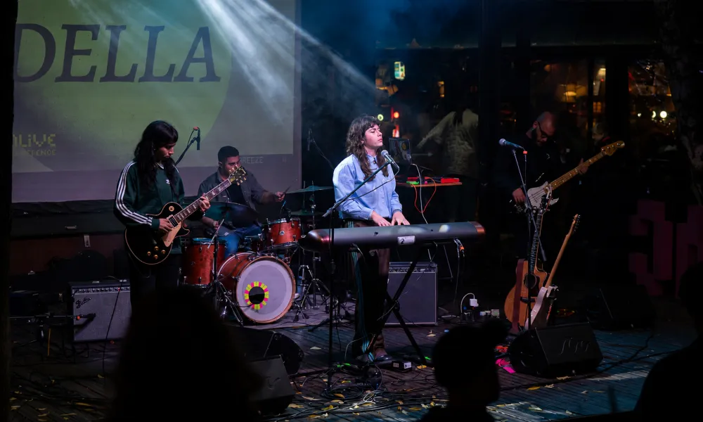 «Secret Concert in the Park»: Ο Δήμος Στροβόλου φιλοξενεί μυστική συναυλία της Della