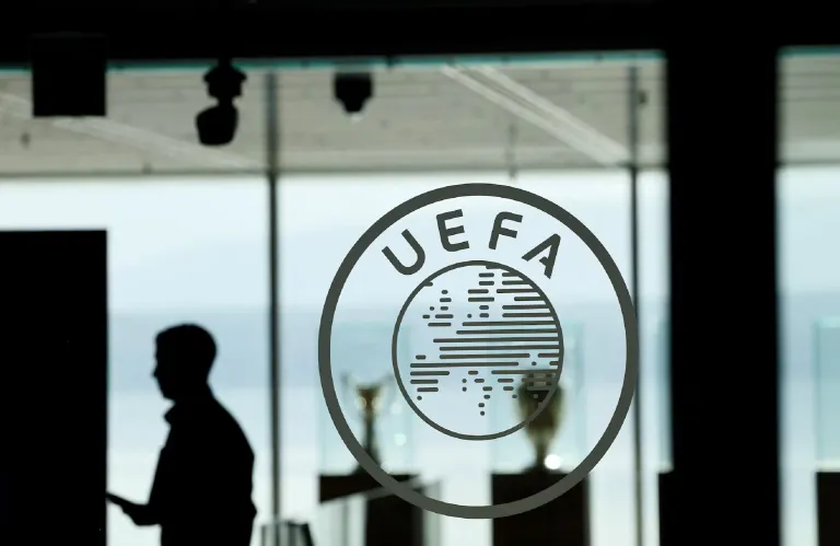 Η UEFA ψάχνει αξιόπιστο αντίπαλο να κοντράρει τον Ινφαντίνο για την προεδρία της FIFA