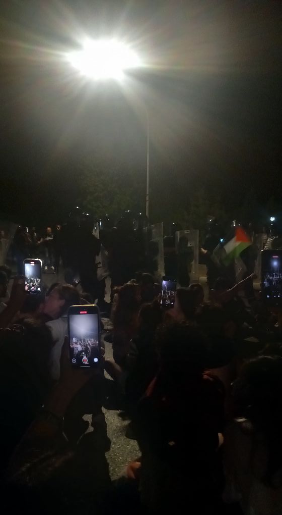 Μπορεί να είναι εικόνα 1 άτομο και πλήθος